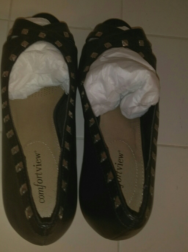 Shoes - Picture 3 of 5